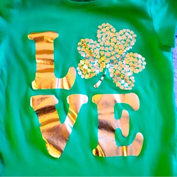 NWOT Children's Place St Patricks Day Green & Gold Clover Love Tee, size 5/6 - Picture 2 of 2